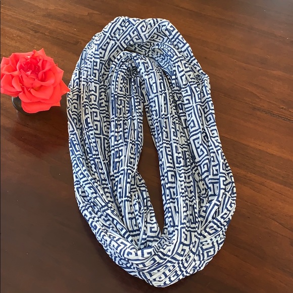 Infinity scarf - Picture 2 of 2